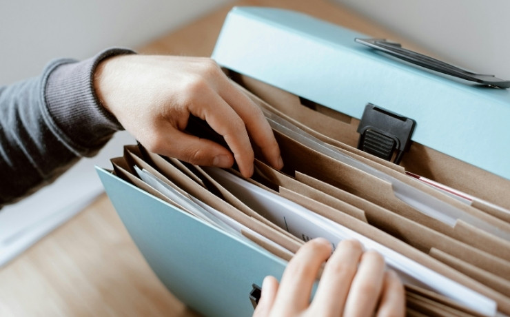 viewing all documents and licenses from a folder